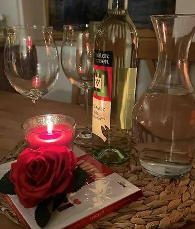 # Zentral & Ruhig Fuer Paare, Familien & Gruppen * Λάιμπνιτς